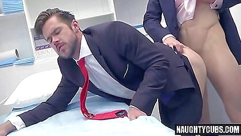 Big 10-pounder Doctor Butthole Sex With Cum Flow