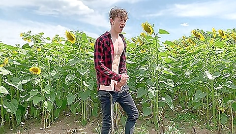 Hot Handjob Outdoor & Cum Hard /perfect Body / Big Dick 23cm